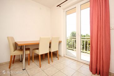 Dining room Orebić, Dining room u smještaju tipa studio-apartment, dopusteni kucni ljubimci i WIFI.