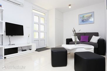 Living room Podstrana, Living room u smještaju tipa apartment, dostupna klima i WIFI.