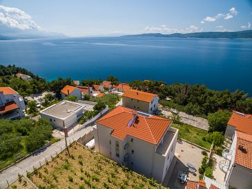 Property - Apartments 10330 Property Marušići (Omiš) - Accommodation 10330 - Apartments with pebble beach.