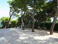 Parking lot - Apartments 1047 Parking lot Medići (Omiš) - Accommodation 1047 - Apartments near sea with pebble beach.