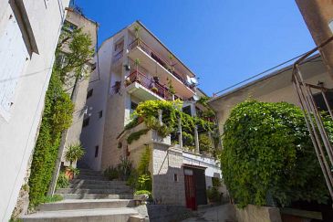 Property - Apartments and Rooms 11063 Property Makarska (Makarska) - Accommodation 11063 - Apartments and Rooms in Croatia.