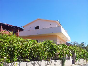 Property - Apartments 11075 Property Vinišće (Trogir) - Accommodation 11075 - Apartments with pebble beach.