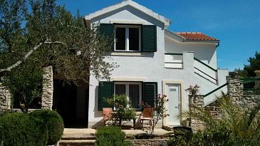 Property - Apartments 11088 Property Milna (Brač) - Accommodation 11088 - Apartments with pebble beach.