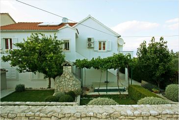 Property - Apartments 11147 Property Supetar (Brač) - Accommodation 11147 - Apartments with pebble beach.