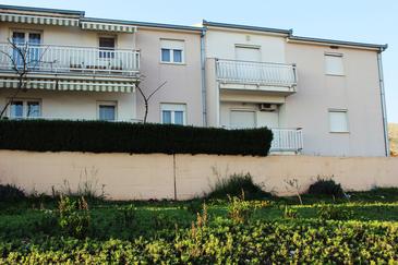 Property - Apartments 11171 Property Seget Donji (Trogir) - Accommodation 11171 - Apartments with pebble beach.