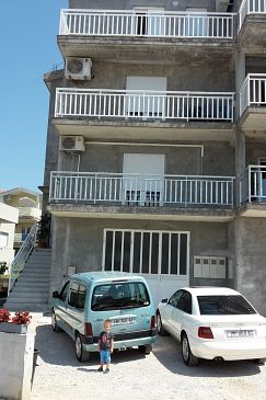 Property - Apartments 11281 Property Podstrana (Split) - Accommodation 11281 - Apartments with pebble beach.