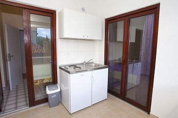 Kitchen Makarska, Kitchen u smještaju tipa studio-apartment, WIFI.
