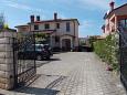 Parking lot Umag, Umag, Parking lot 11642 - Apartments with sandy beach.