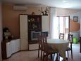 Dining room Umag, Dining room u smještaju tipa apartment, dostupna klima i WIFI.