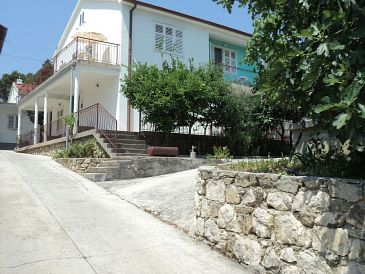 Property - Rooms 11716 Property Banjol (Rab) - Accommodation 11716 - Rooms near sea.