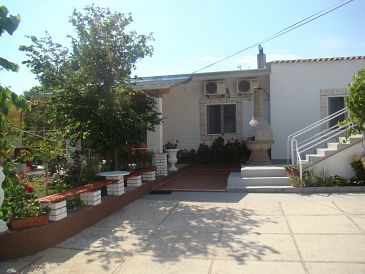 Property - Apartments 11848 Property Starigrad (Paklenica) - Accommodation 11848 - Apartments with pebble beach.