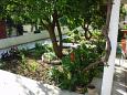 Courtyard - Rooms 127 Courtyard Jelsa (Hvar) - Accommodation 127 - Rooms near sea with pebble beach.