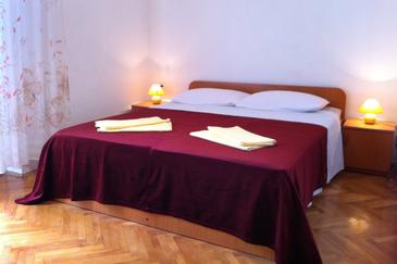 Bedroom Zavala, Bedroom u smještaju tipa room, dopusteni kucni ljubimci i WIFI.