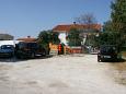 Parking lot - Apartments 205 Parking lot Mandre (Pag) - Accommodation 205 - Apartments near sea with pebble beach.