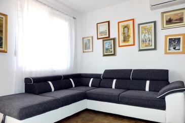 Living room Rastići, Living room u smještaju tipa apartment, dostupna klima i WIFI.