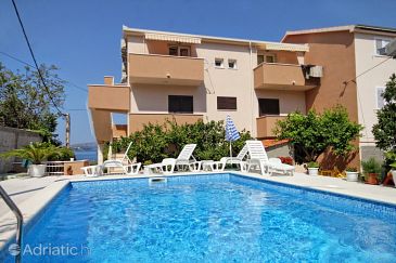 Property - Apartments 2098 Property Okrug Gornji (Čiovo) - Accommodation 2098 - Apartments near sea with pebble beach.