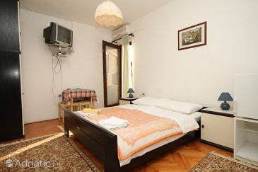 Bedroom Medulin, Bedroom u smještaju tipa room, dopusteni kucni ljubimci i WIFI.