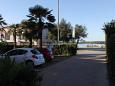 Parking lot - Rooms 2221 Parking lot Medulin (Medulin) - Accommodation 2221 - Rooms near sea with sandy beach.