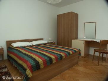 Bedroom Banjole, Bedroom u smještaju tipa room.