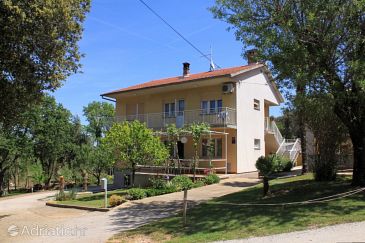 Property - Apartments 2258 Property Banjole (Pula) - Accommodation 2258 - Apartments with pebble beach.