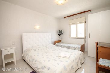 Bedroom Fažana, Bedroom u smještaju tipa room, WIFI.