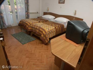Bedroom Lovran, Bedroom u smještaju tipa room, dostupna klima, dopusteni kucni ljubimci i WIFI.