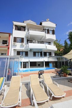 Property - Apartments 2325 Property Ičići (Opatija) - Accommodation 2325 - Apartments with pebble beach.
