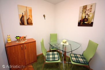 Dining room Selce, Dining room u smještaju tipa apartment, WIFI.