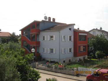 Property - Apartments 2490 Property Umag (Umag) - Accommodation 2490 - Apartments with sandy beach.