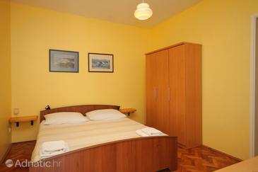 Bedroom Mali Lošinj, Bedroom u smještaju tipa room, dopusteni kucni ljubimci i WIFI.