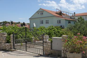 Property - Apartments and Rooms 2495 Property Mali Lošinj (Lošinj) - Accommodation 2495 - Apartments and Rooms with pebble beach.