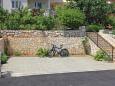 Parking lot - Apartments 2510 Parking lot Cres (Cres) - Accommodation 2510 - Apartments near sea with pebble beach.