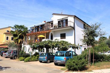 Property - Apartments 2528 Property Umag (Umag) - Accommodation 2528 - Apartments near sea with sandy beach.