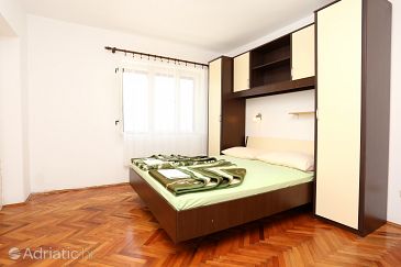 Bedroom Trpanj, Bedroom u smještaju tipa room, dopusteni kucni ljubimci i WIFI.