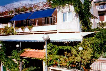 Property - Apartments 2630 Property Makarska (Makarska) - Accommodation 2630 - Apartments near sea with pebble beach.