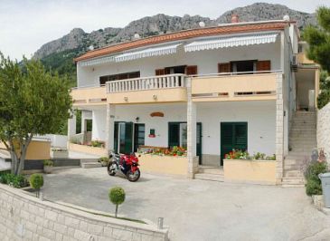 Property - Apartments 2653 Property Brela (Makarska) - Accommodation 2653 - Apartments with pebble beach.