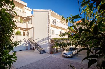 Property - Apartments 2677 Property Tučepi (Makarska) - Accommodation 2677 - Apartments near sea with pebble beach.