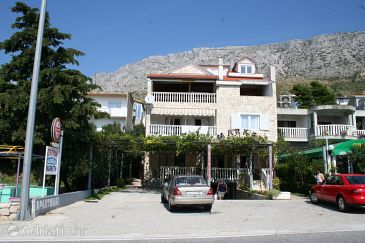 Property - Apartments 2819 Property Stanići (Omiš) - Accommodation 2819 - Apartments with pebble beach.