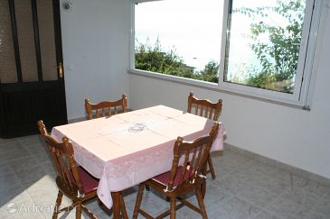 Dining room Nemira, Dining room u smještaju tipa apartment, dostupna klima, dopusteni kucni ljubimci i WIFI.