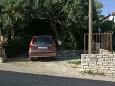 Parking lot - Apartments 2863 Parking lot Supetar (Brač) - Accommodation 2863 - Apartments with pebble beach.