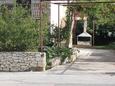 Parking lot - Rooms 2868 Parking lot Supetar (Brač) - Accommodation 2868 - Rooms with pebble beach.