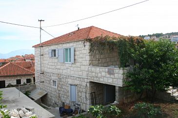 Property - Apartments 2870 Property Postira (Brač) - Accommodation 2870 - Apartments near sea with pebble beach.