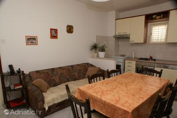 Dining room Postira, Dining room u smještaju tipa apartment.