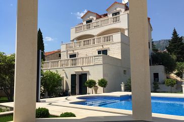 Property - Apartments 2874 Property Bol (Brač) - Accommodation 2874 - Apartments with pebble beach.