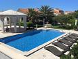 Courtyard - Apartments 2874 Courtyard Bol (Brač) - Accommodation 2874 - Apartments with pebble beach.