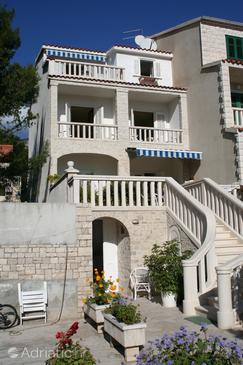Property - Apartments and Rooms 2875 Property Bol (Brač) - Accommodation 2875 - Apartments and Rooms with pebble beach.