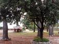 Parking lot - Apartments 2886 Parking lot Mirca (Brač) - Accommodation 2886 - Apartments near sea with pebble beach.