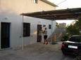 Parking lot - Apartments 2891 Parking lot Bol (Brač) - Accommodation 2891 - Apartments with pebble beach.