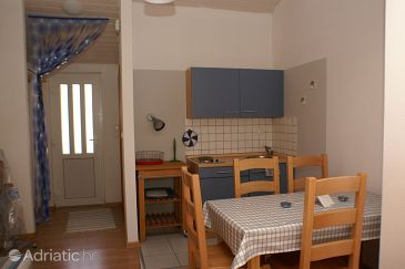 Dining room Bol, Dining room u smještaju tipa studio-apartment, dostupna klima i WIFI.