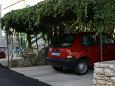 Parking lot - Apartments 2911 Parking lot Postira (Brač) - Accommodation 2911 - Apartments with pebble beach.